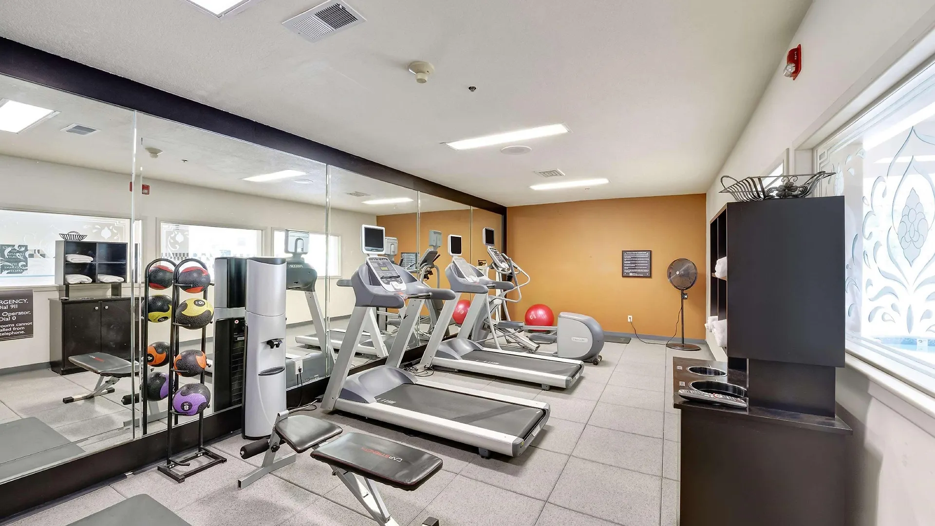 Отель Hilton Garden Inn Portland Airport